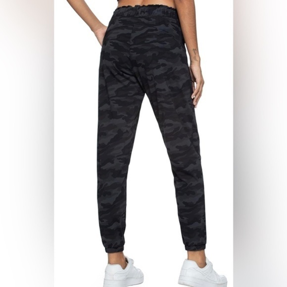 NWT Haowin camo Joggers with Pockets Elastic Waist Workout pants Sz S - Picture 3 of 13